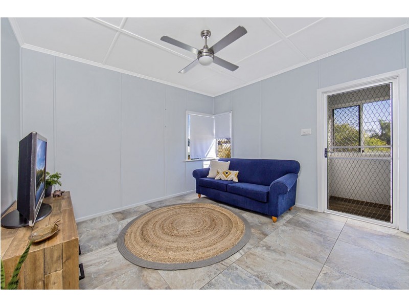 10 Hawthorne Street, Woody Point QLD 4019