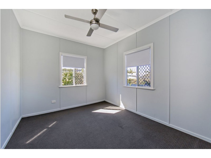 10 Hawthorne Street, Woody Point QLD 4019