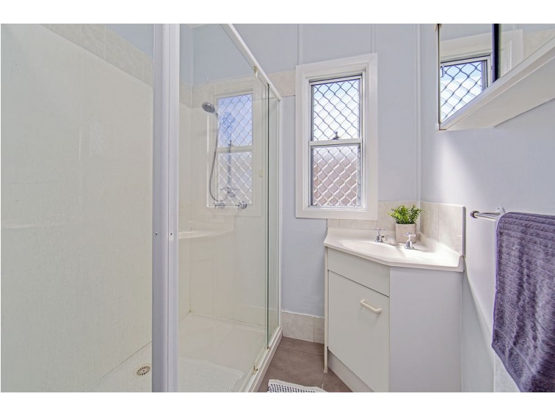 10 Hawthorne Street, Woody Point QLD 4019