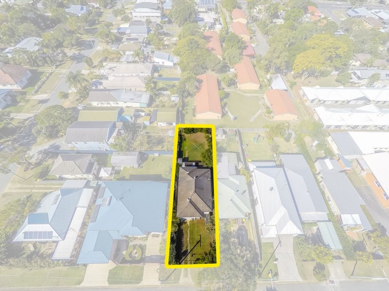 10 Hawthorne Street, Woody Point QLD 4019