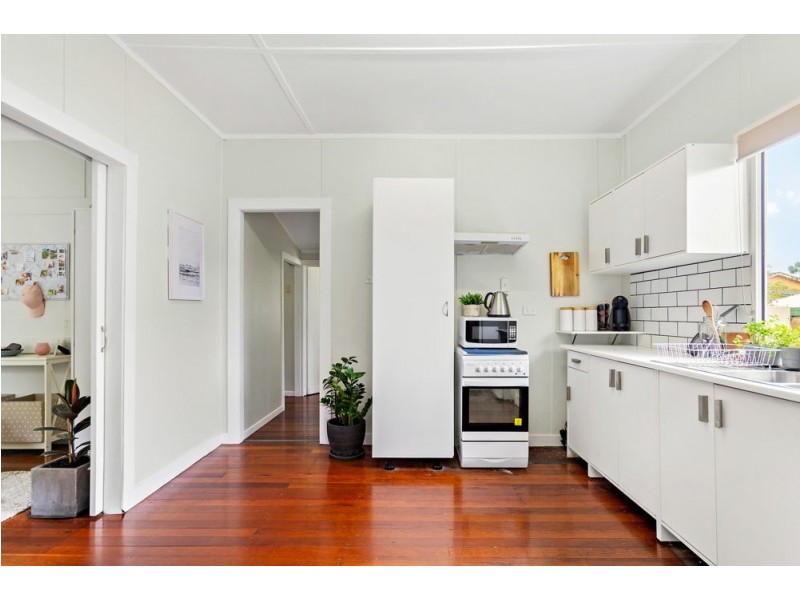 18 Isobel Street, Clontarf QLD 4019