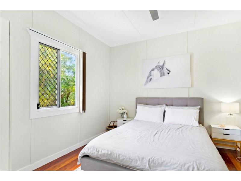 18 Isobel Street, Clontarf QLD 4019