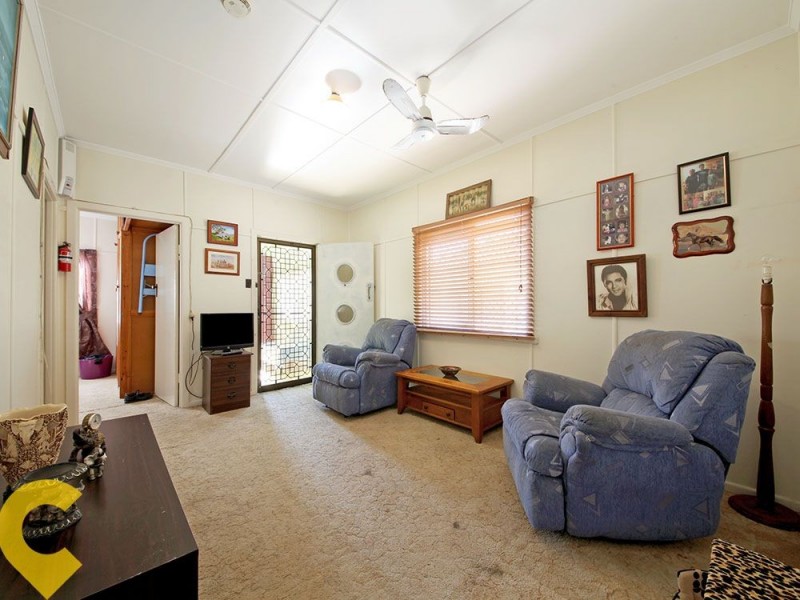 11 Manley Street, Redcliffe QLD 4020