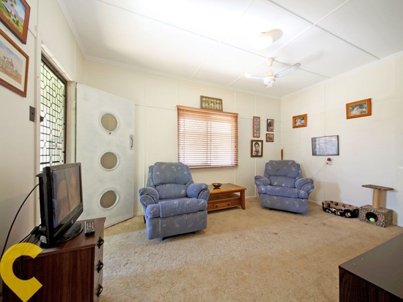 11 Manley Street, Redcliffe QLD 4020