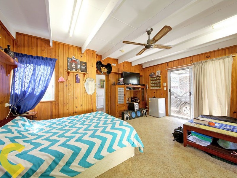 11 Manley Street, Redcliffe QLD 4020