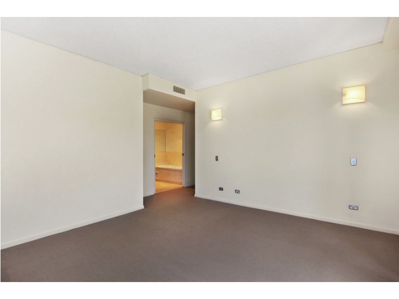 2/46-48 Prince Edward Parade, Redcliffe QLD 4020