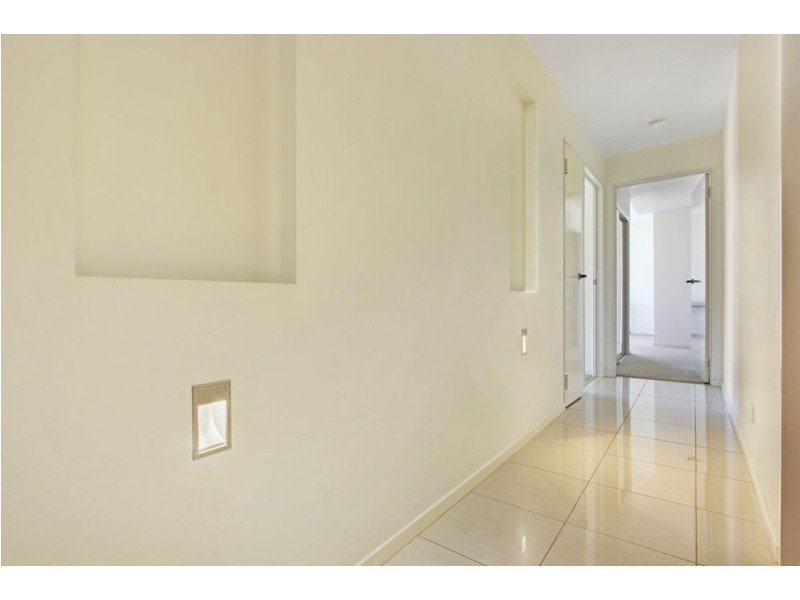 2/46-48 Prince Edward Parade, Redcliffe QLD 4020