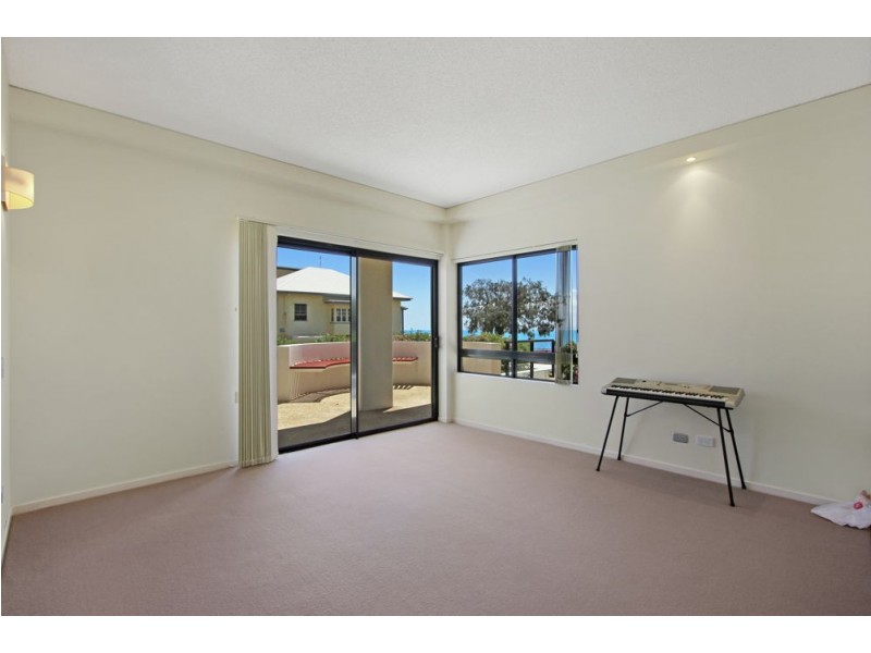 2/46-48 Prince Edward Parade, Redcliffe QLD 4020