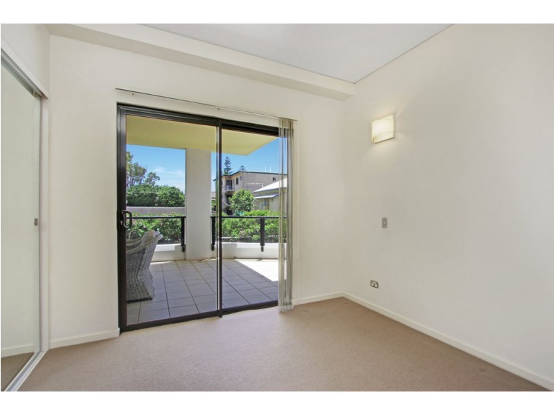 2/46-48 Prince Edward Parade, Redcliffe QLD 4020