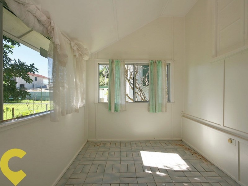 6 Fifth Ave, Scarborough QLD 4020
