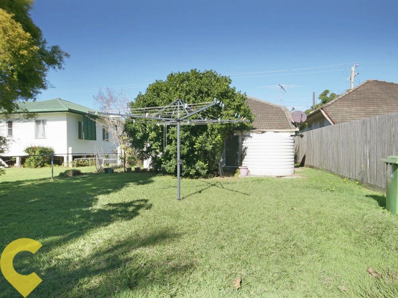 6 Fifth Ave, Scarborough QLD 4020