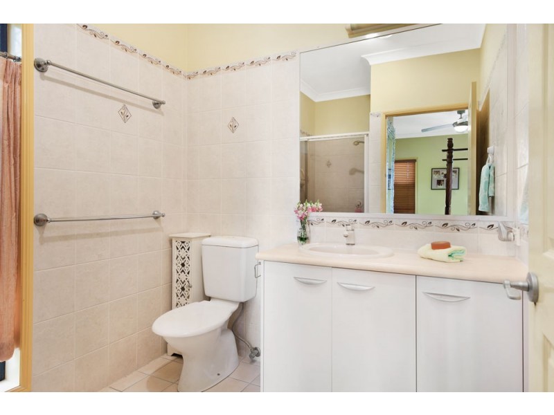 1 Leicester Court, Kippa-ring QLD 4021