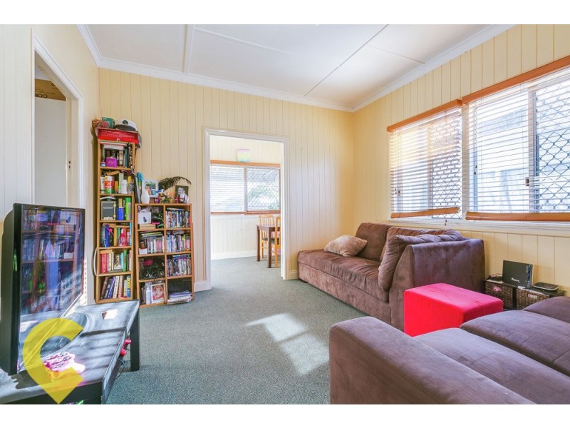 34 King Street, Woody Point QLD 4019
