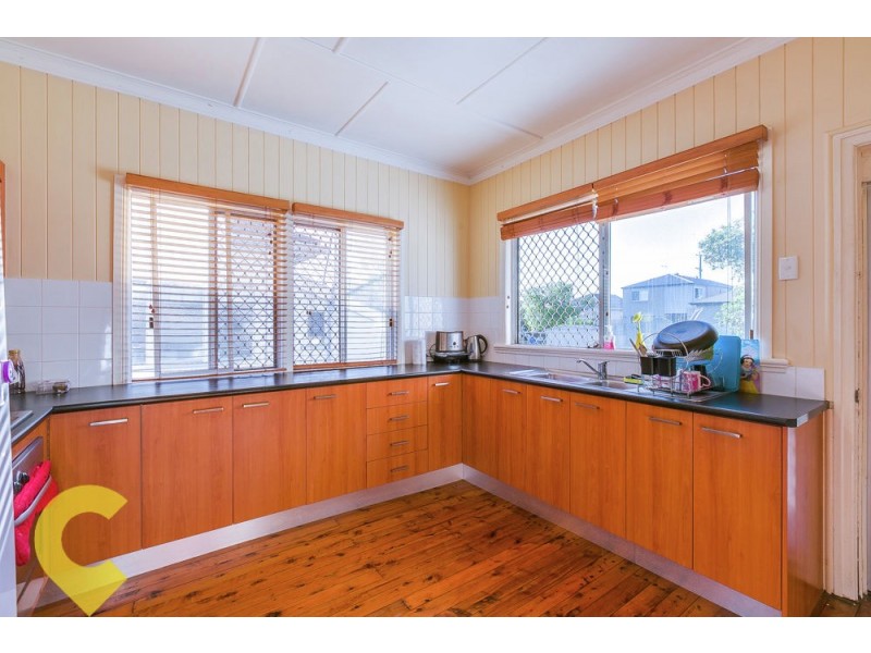 34 King Street, Woody Point QLD 4019