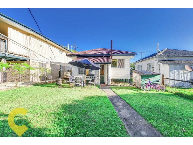 34 King Street, Woody Point QLD 4019