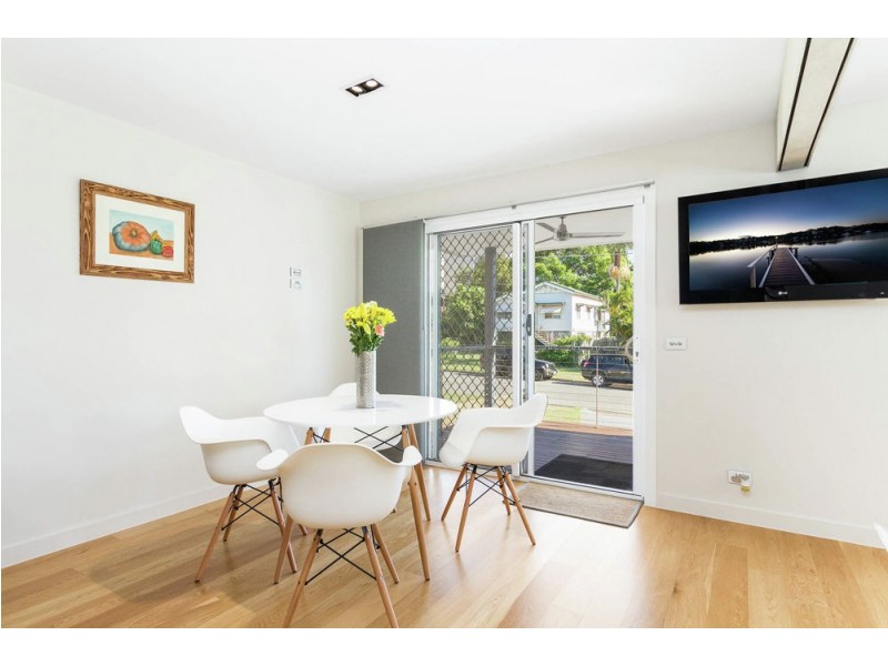 24a Dix Street, Redcliffe QLD 4020