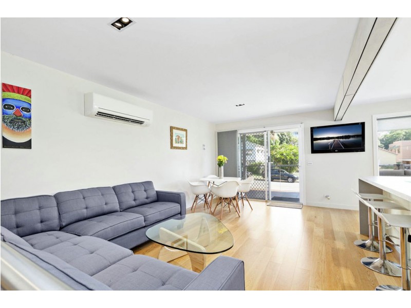 24a Dix Street, Redcliffe QLD 4020