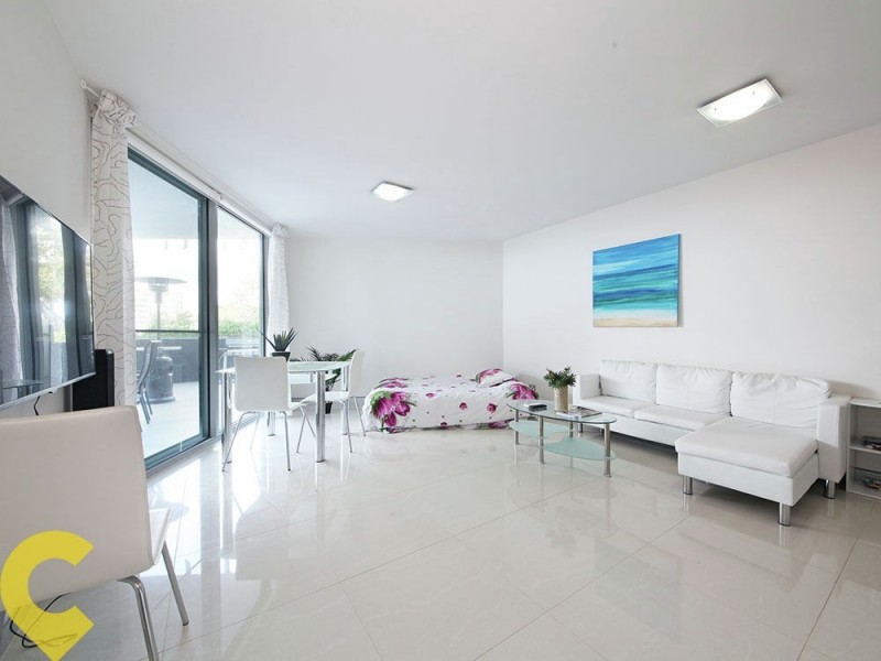 2/80 Hornibrook Esplanade, Clontarf QLD 4019
