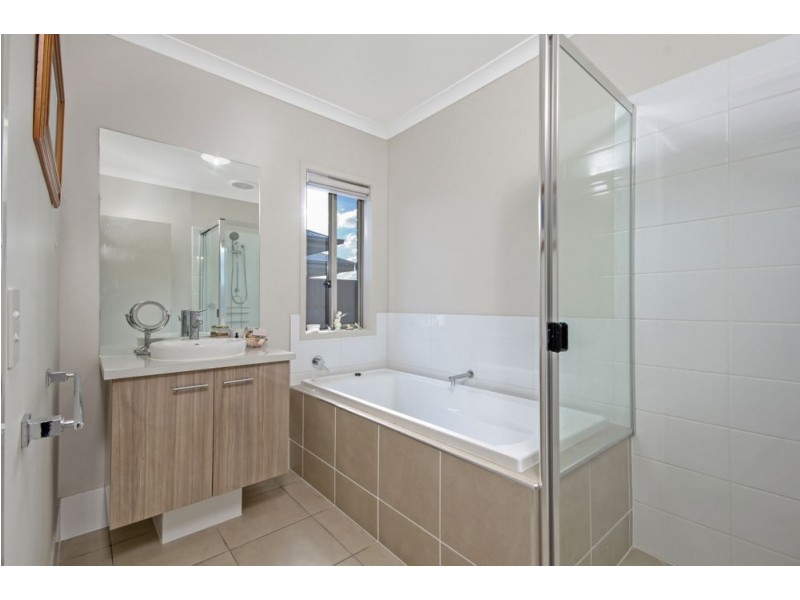 61 Hinton Crescent, Mango Hill QLD 4509