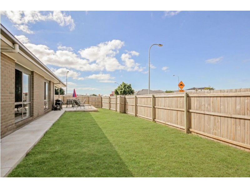 61 Hinton Crescent, Mango Hill QLD 4509