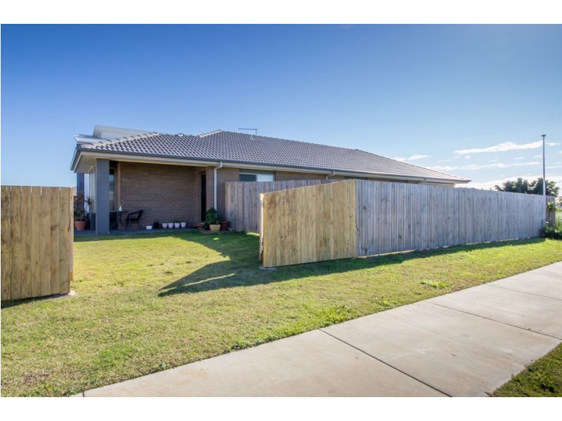 61 Hinton Crescent, Mango Hill QLD 4509