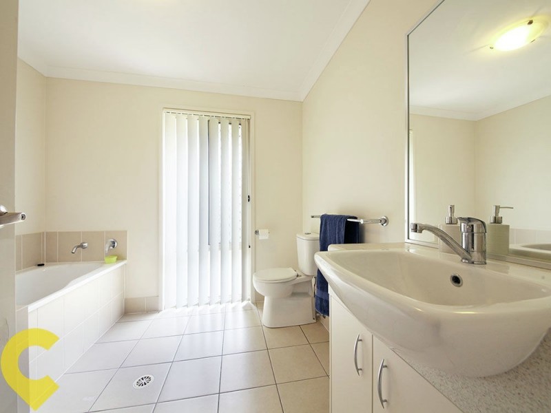 6 Central Green Drive, Narangba QLD 4504