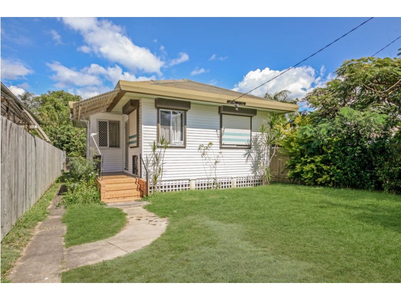 7 Westbrook Street, Woody Point QLD 4019
