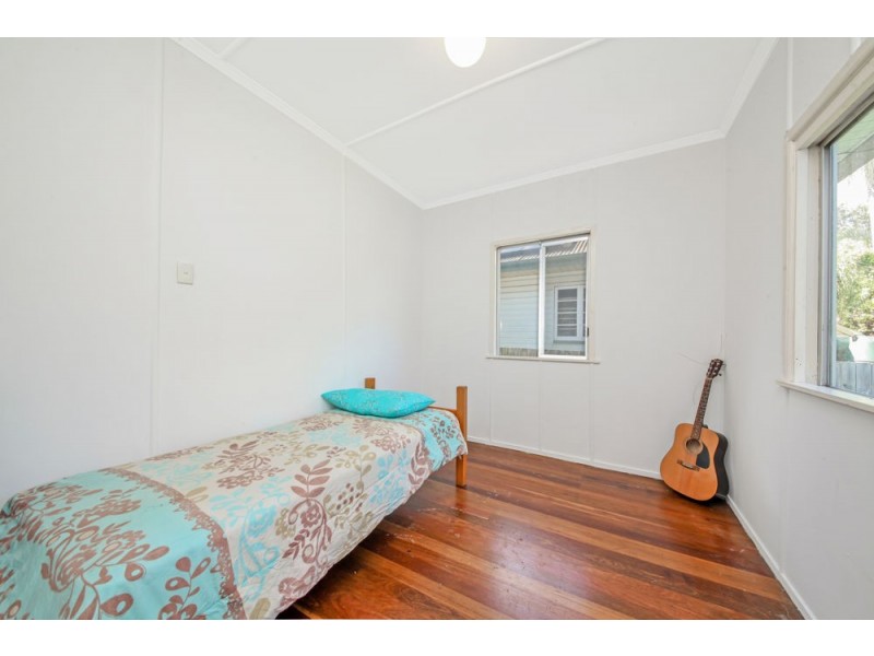 7 Westbrook Street, Woody Point QLD 4019