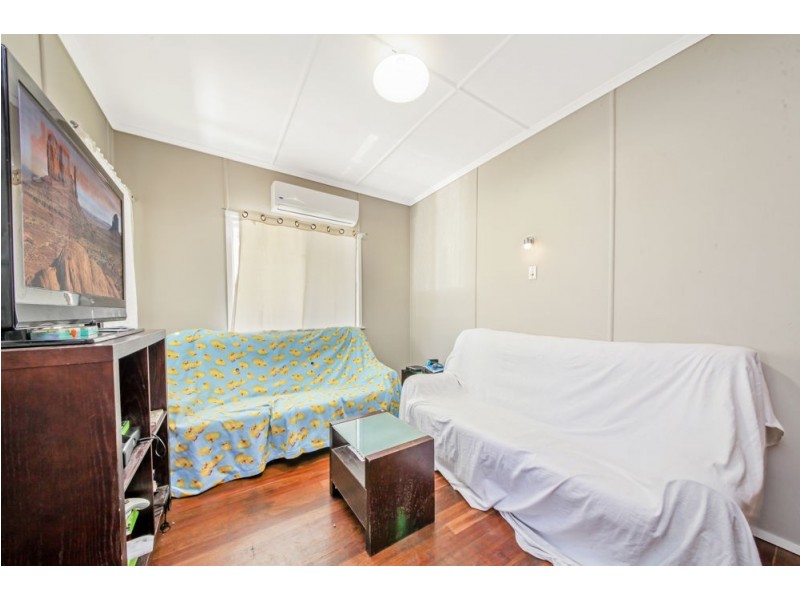 7 Westbrook Street, Woody Point QLD 4019