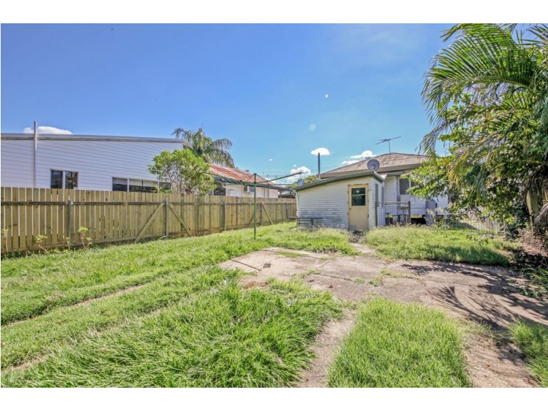 7 Westbrook Street, Woody Point QLD 4019