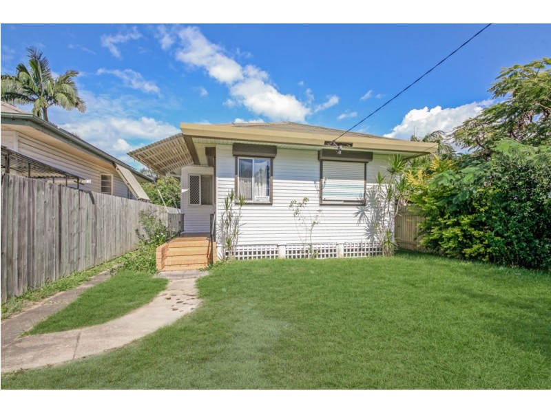 7 Westbrook Street, Woody Point QLD 4019