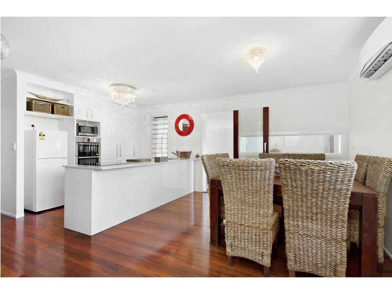 23 Knights Tce, Margate QLD 4019