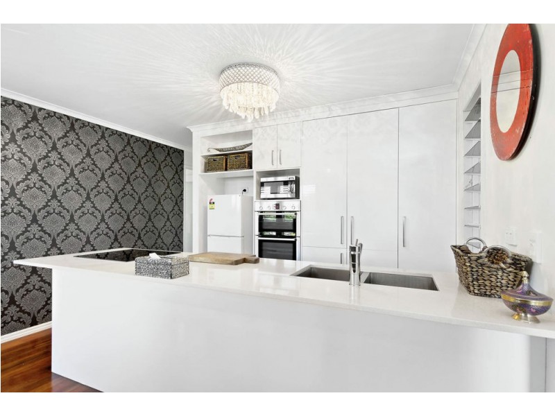 23 Knights Tce, Margate QLD 4019