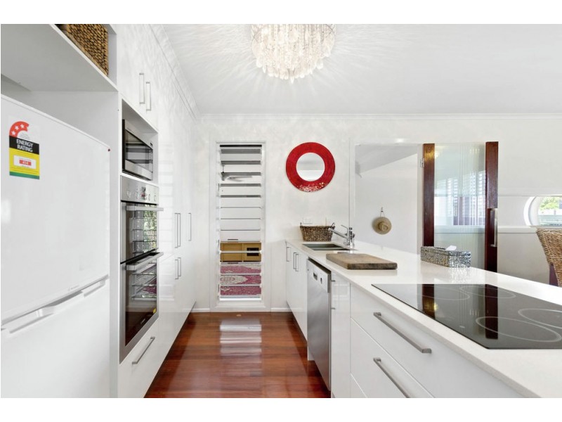 23 Knights Tce, Margate QLD 4019