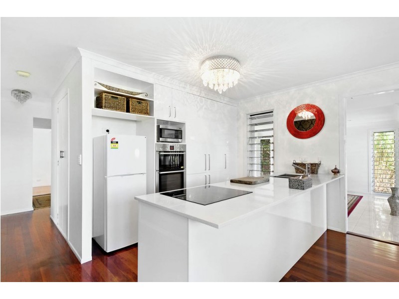 23 Knights Tce, Margate QLD 4019