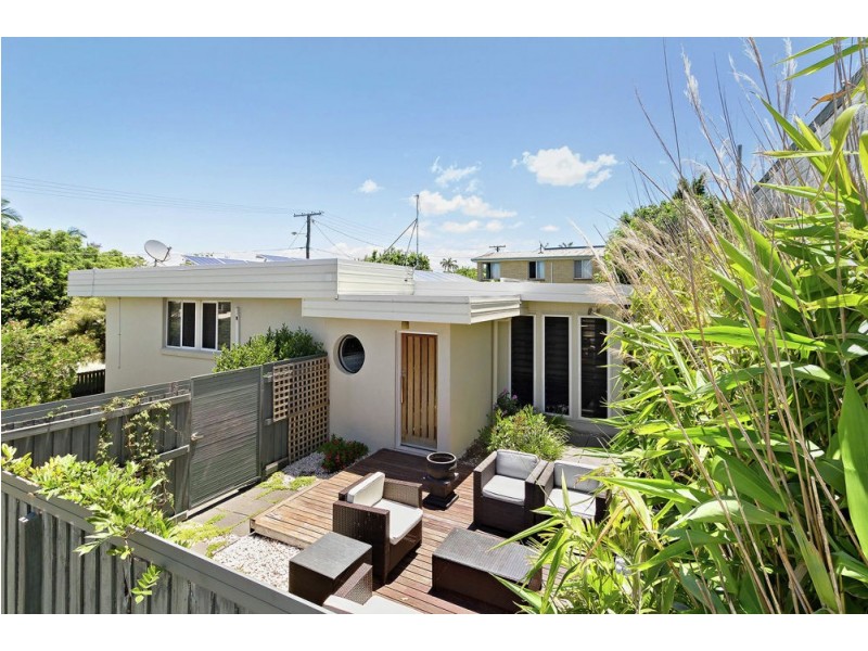 23 Knights Tce, Margate QLD 4019