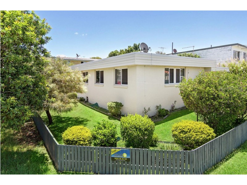 23 Knights Tce, Margate QLD 4019