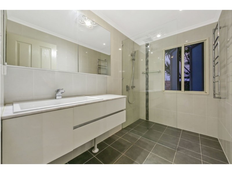 5 Rotary Crescent, Redcliffe QLD 4020