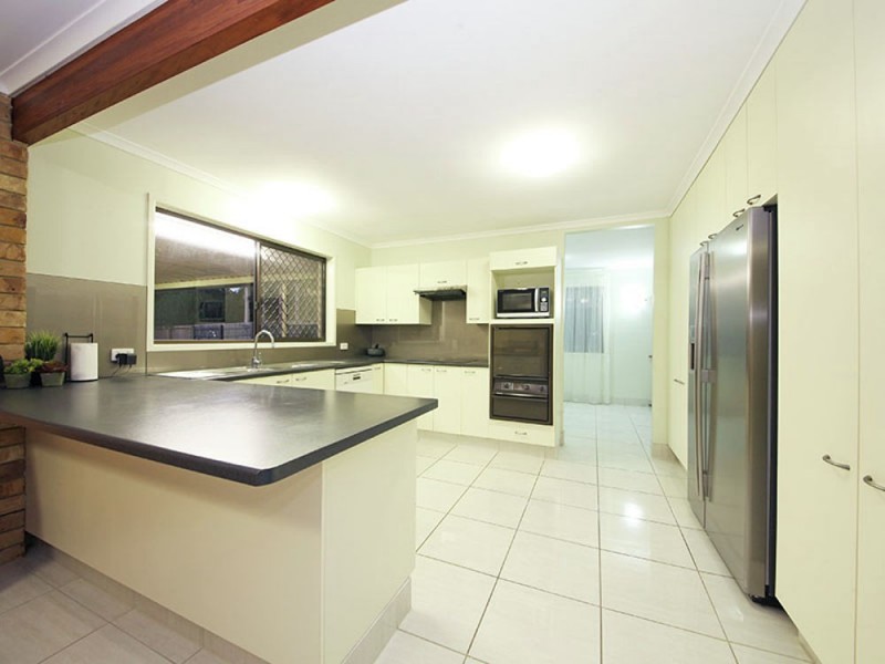 14 Kestrel Court, Morayfield QLD 4506