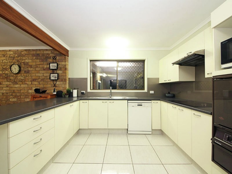 14 Kestrel Court, Morayfield QLD 4506