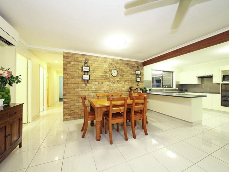14 Kestrel Court, Morayfield QLD 4506