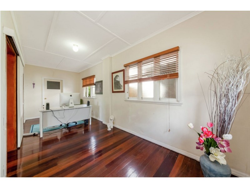 396 Oxley Avenue, Redcliffe QLD 4020