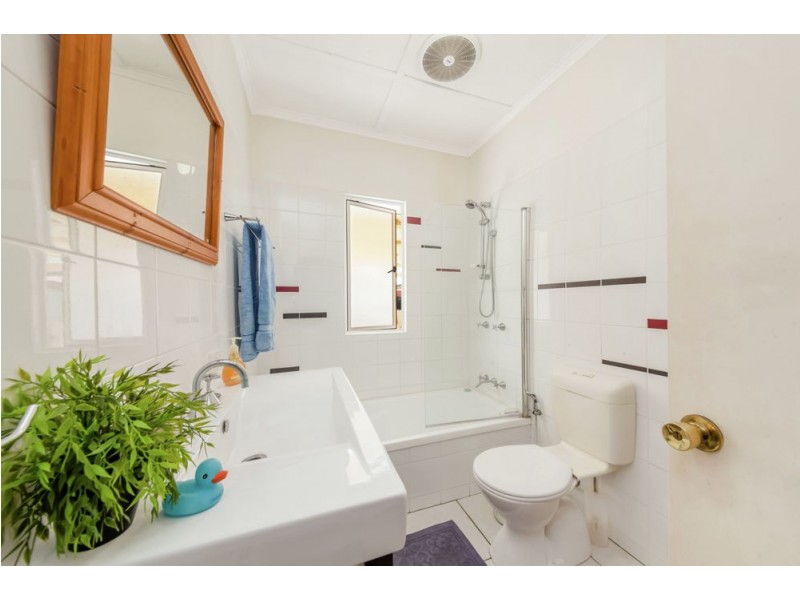 396 Oxley Avenue, Redcliffe QLD 4020