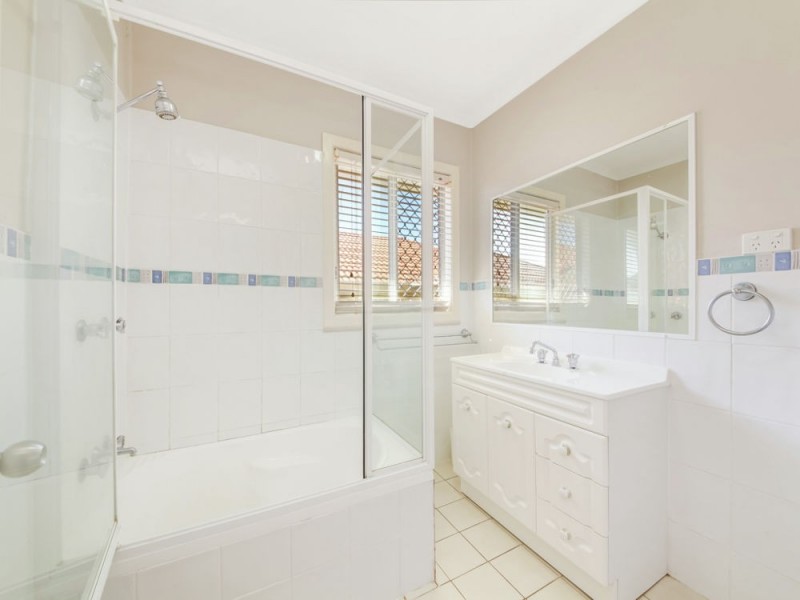 24 Garnet Street, Scarborough QLD 4020