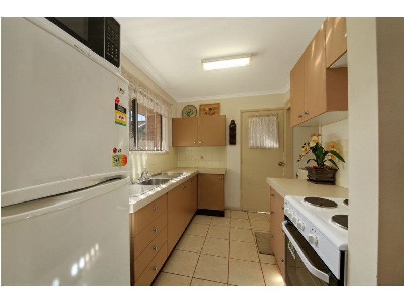 1/18 Ella Street, Redcliffe QLD 4020