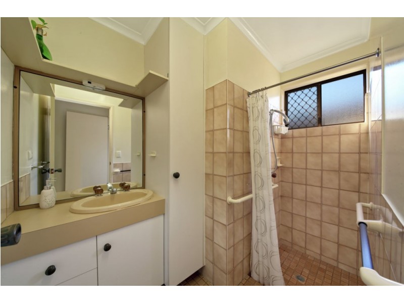 1/18 Ella Street, Redcliffe QLD 4020