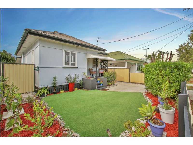32 James Street, Scarborough QLD 4020