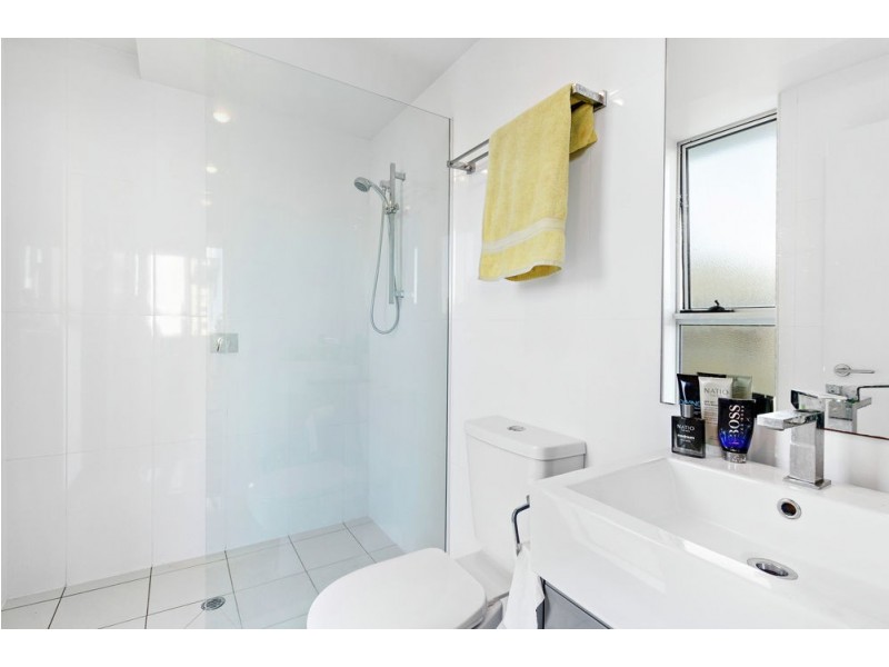 2/75 Sutton Street, Redcliffe QLD 4020