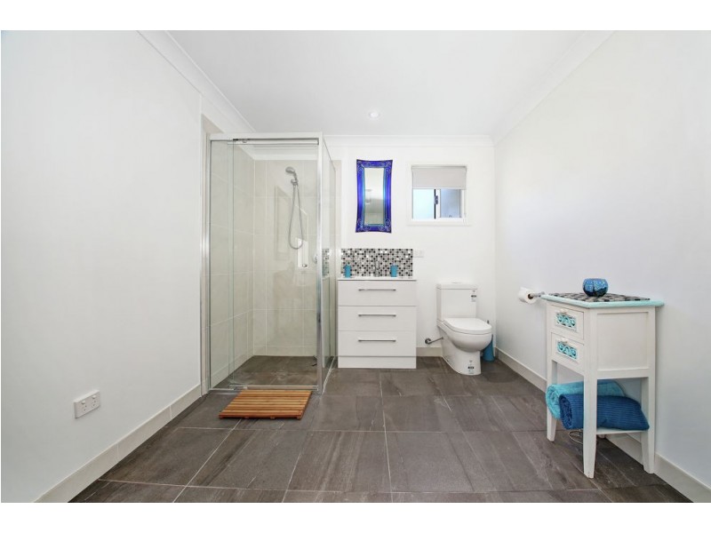 32 James Street, Scarborough QLD 4020