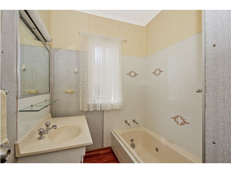 1 Knights Terrace, Margate QLD 4019